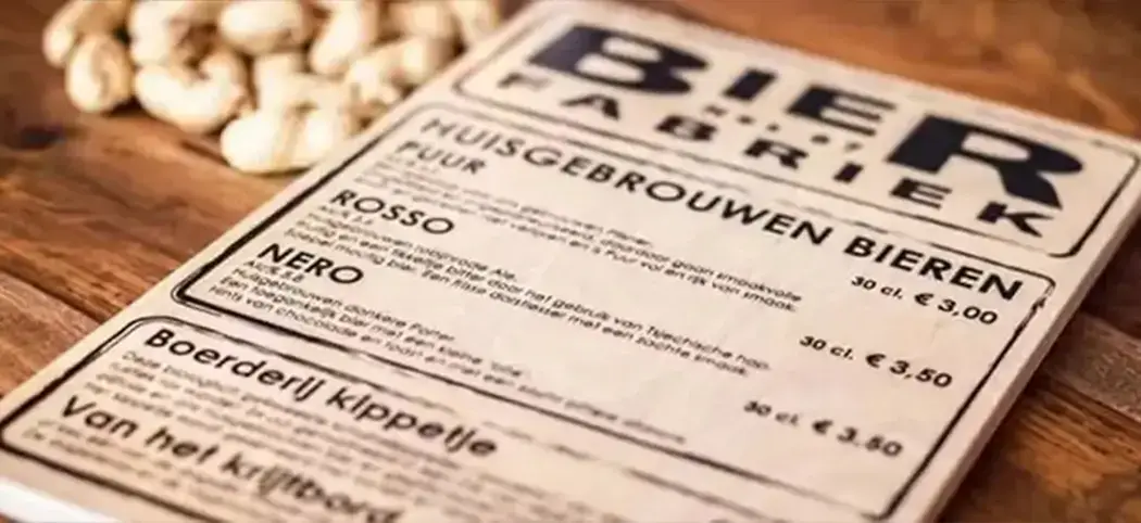 duurame menukaart van hout