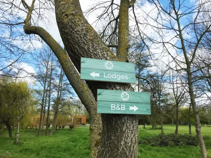 Houten bewegwijzering